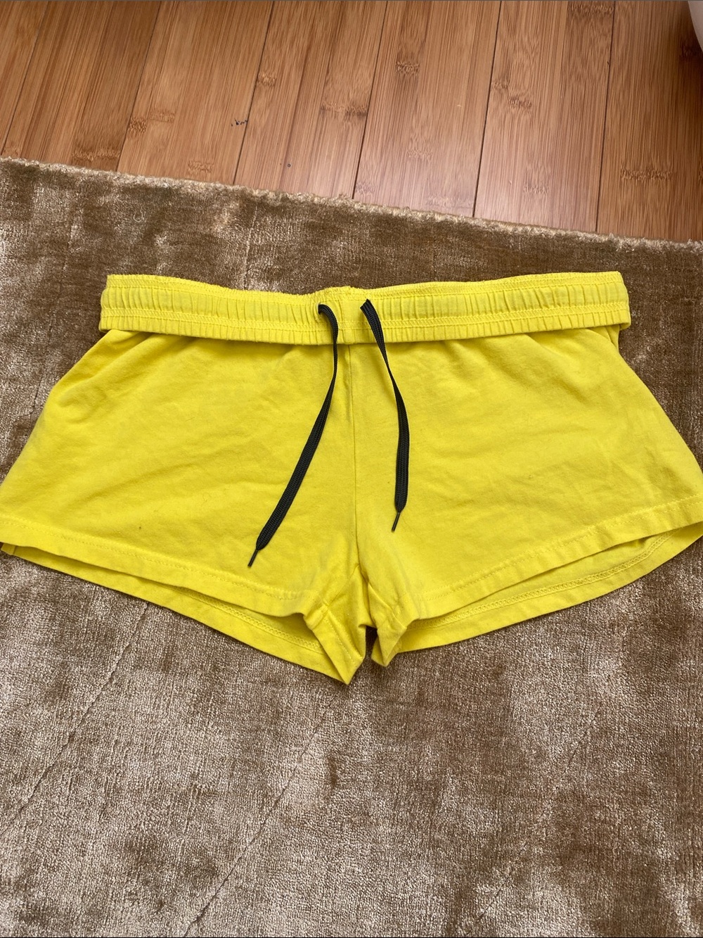 🌟Yellow Women's Elastic Waist micro Shorts 💛